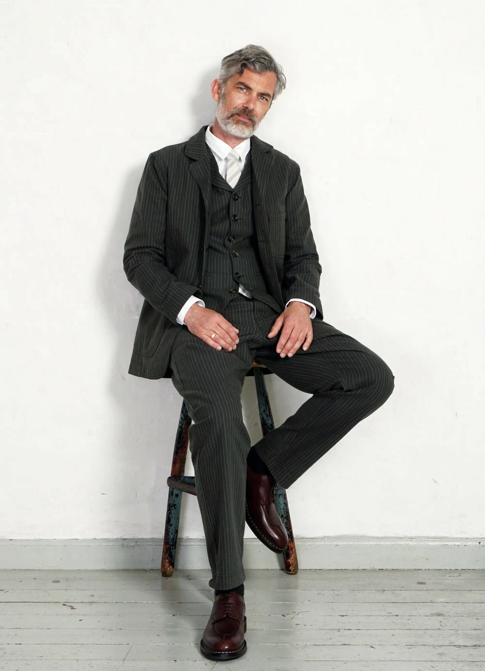 HANSEN GARMENTS KIAN | Cinch Back Wide Trousers | Khaki Pin - Image 8