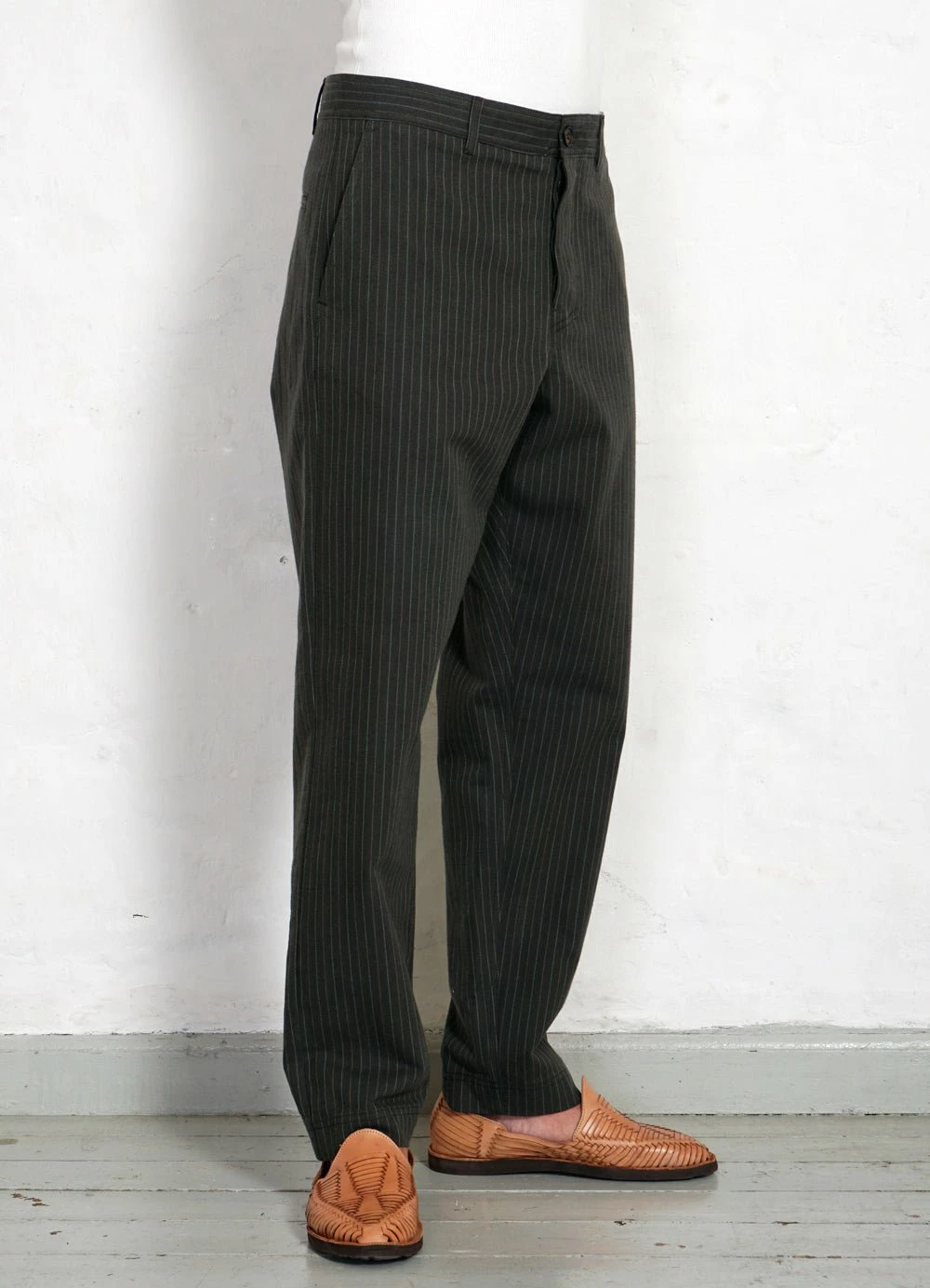 HANSEN GARMENTS KIAN | Cinch Back Wide Trousers | Khaki Pin - Image 3