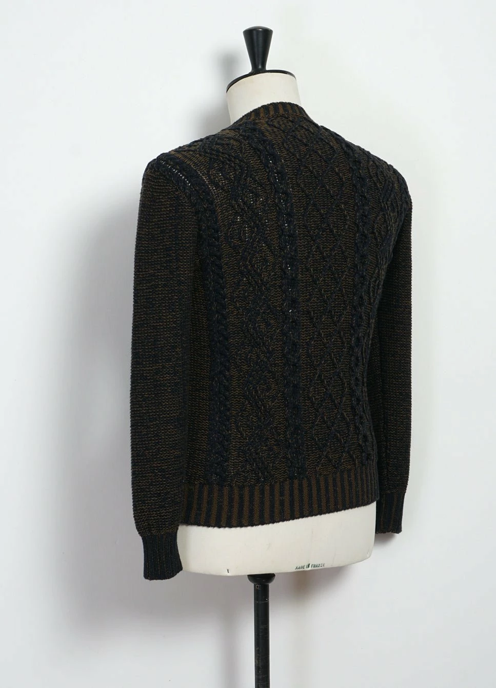 INIS MEÁIN PLATED BEACH SWEATER | Pima Cotton Knitwear | Brown/Navy - Image 4